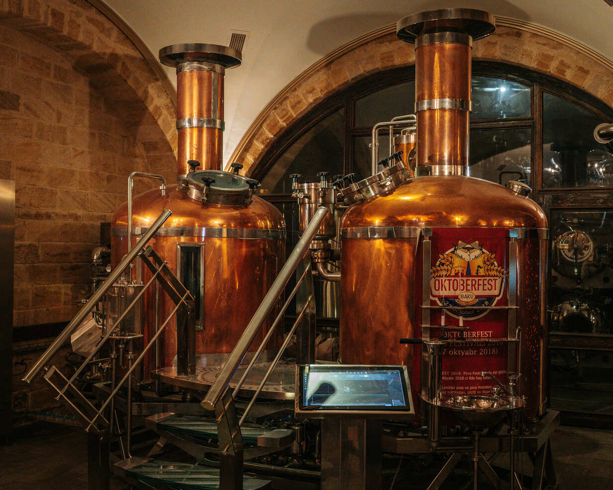 Royal Castle Pivə